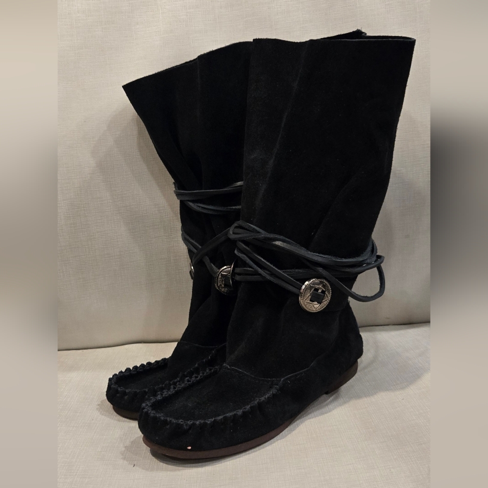 Bastien Hiawatha Moccasin Boots in Black Suede Leather Huron Spirit